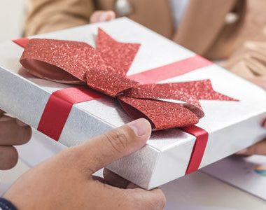 QuÔi de mieux qu’un cadeau personnalisé, pour faire plaisir à vos salariés !