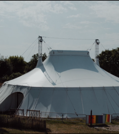 Votre événement sous chapiteau avec Un Pas De Côté