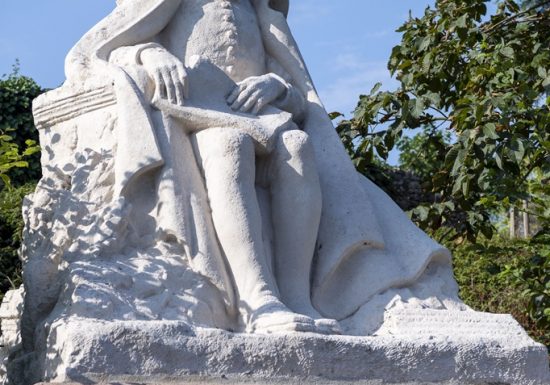 Statue de Joachim du Bellay