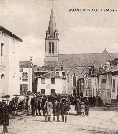 Deux vues différentes de la place du marché
