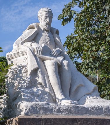 Statue de Joachim du Bellay