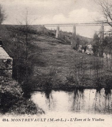 Unique dans les Mauges, cet ouvrage d’art surplombe l’Èvre de 35 m.