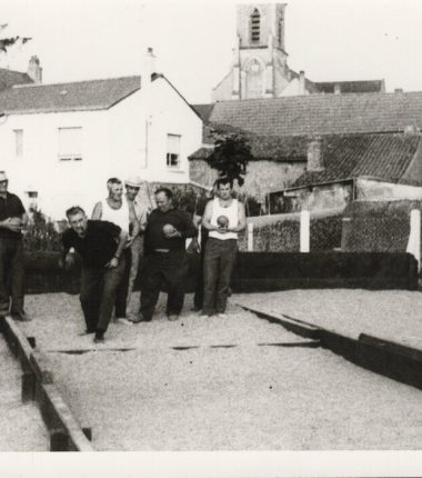 Le bas du bourg et le quartier de la Bretagne