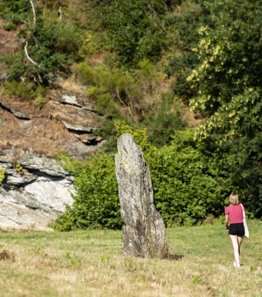 Le Menhir de Bréau – La Pierre qui Tourne