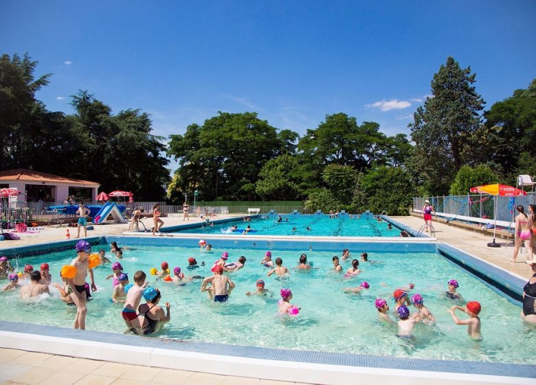 Piscine communale de plein air à Champtoceaux