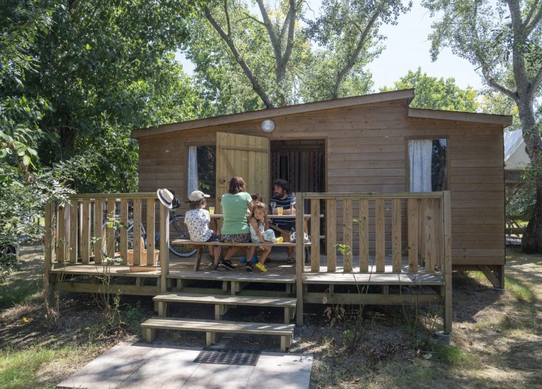 CABANES SUR PILOTIS DU CAMPING DE LA GUYONNIÈRE