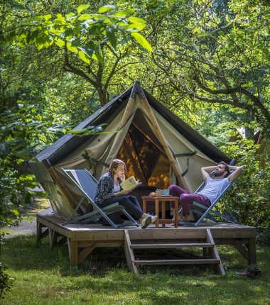 Tentes équipées au camping de Coulvée