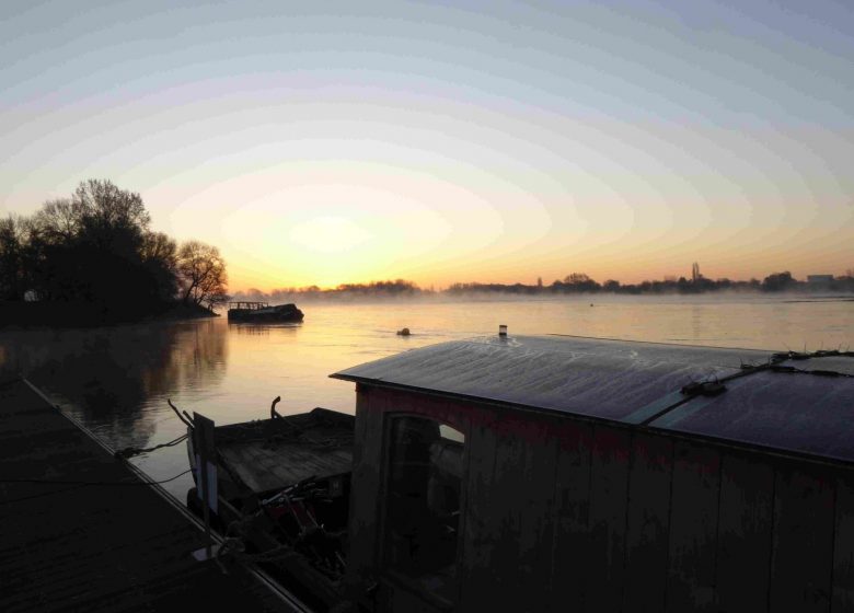 BATEAU HABITABLE DE LOIRE ANGUILLE SOUS ROCHE