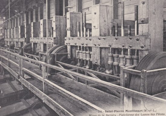 Du filon de quartz au lingot d’or, une longue et bruyante transformation…