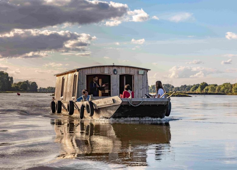 BATEAU HABITABLE DE LOIRE ANGUILLE SOUS ROCHE