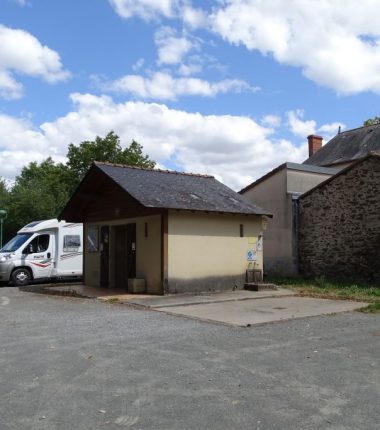 Aire de service camping-car à Valanjou