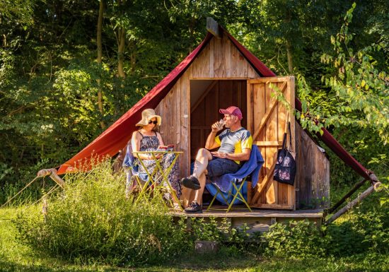 Cabanes sur pilotis au Camping des Babins