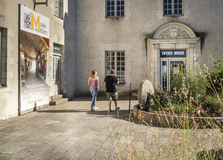 Balade historique à St Laurent de la Plaine