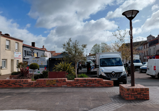 Marché hebdomadaire à Saint Laurent-des-Autels
