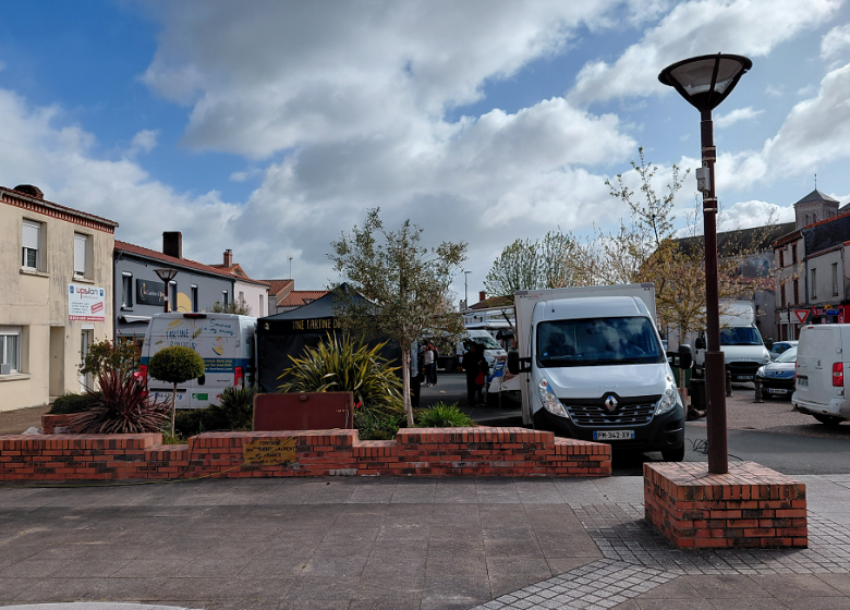 Marché hebdomadaire à Saint Laurent-des-Autels