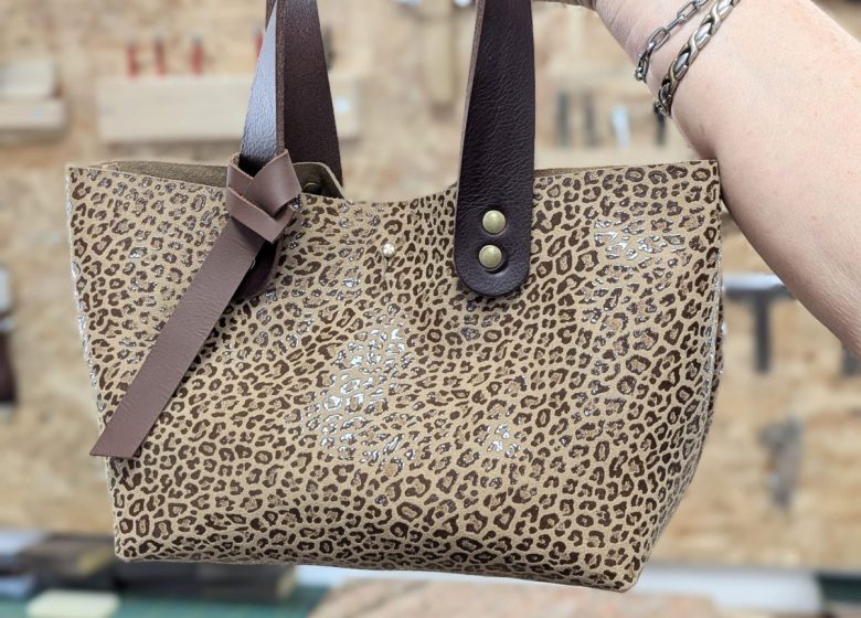 Atelier Maroline : fabrication d&rsquo;un sac ou d&rsquo;une besace en cuir artisanal