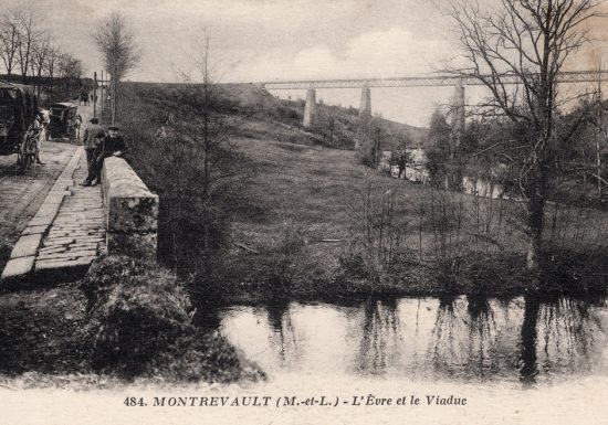 Unique dans les Mauges, cet ouvrage d’art surplombe l’Èvre de 35 m.
