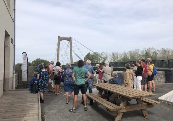 Visite guidée « La vie au bord du fleuve à Saint-Florent-le-Vieil » avec Hélène, La Clef des Sables