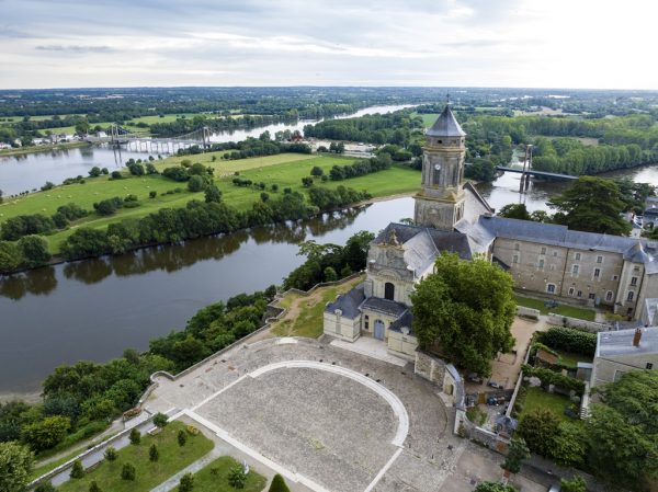 PANORAMA SUR LA LOIRE : LE MONTGLONNE A ST FLORENT LE VIEIL