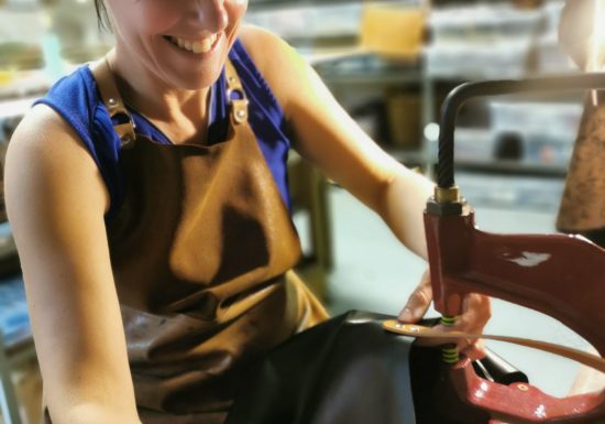 Atelier cuir Maroline : fabrication d’un sac artisanal