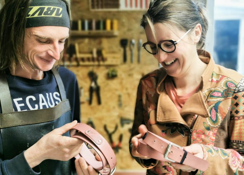 ATELIER MAROLINE : FABRICATION D’UNE CEINTURE ARTISANALE EN CUIR