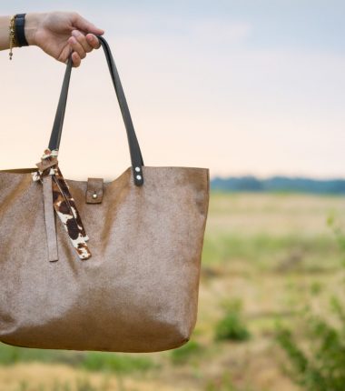 Atelier Maroline : fabrication d&rsquo;un sac en cuir artisanal