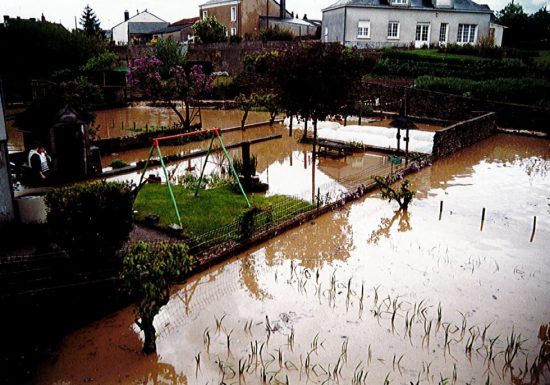 Le bas du bourg et le quartier de la Bretagne