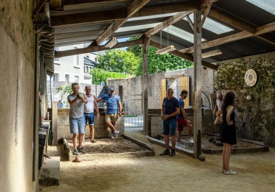 Initiation à la boule de sable à La Juiverie