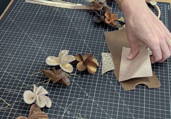 Atelier cuir : couronne de fleurs, solo ou duo adulte-enfant