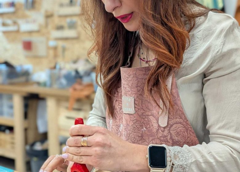 Atelier cuir : bijoux en cuir ou couronne de fleurs en cuir | option :  solo ou duo adulte-enfant