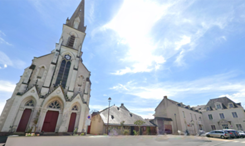 Eglise de St Laurent de la Plaine