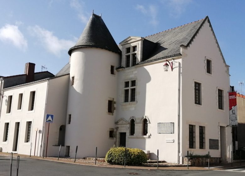 Atelier créatif : Plume décorée au Musée Joachim du Bellay