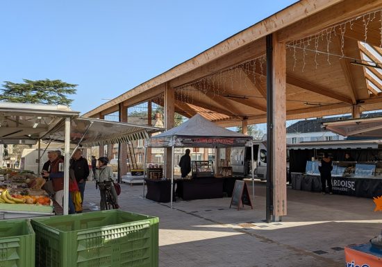 Marché hebdomadaire à Saint-Florent-le-Vieil