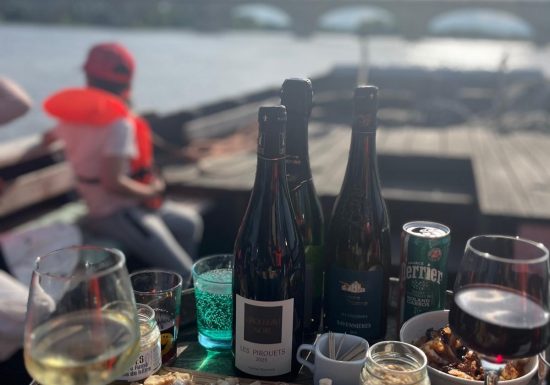 Balade en toue cabanée sur la Loire au départ de Chalonnes avec L’Ecole Buissonnière
