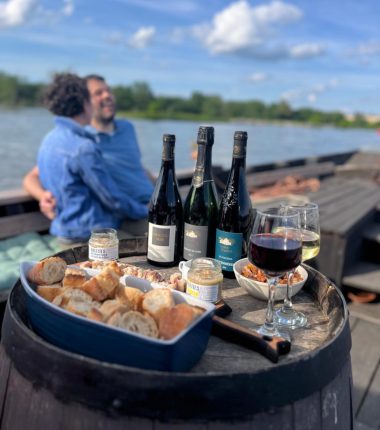 Balade en toue cabanée sur la Loire au départ de Chalonnes avec L’Ecole Buissonnière
