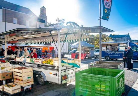 Marché hebdomadaire à Montjean-sur-Loire