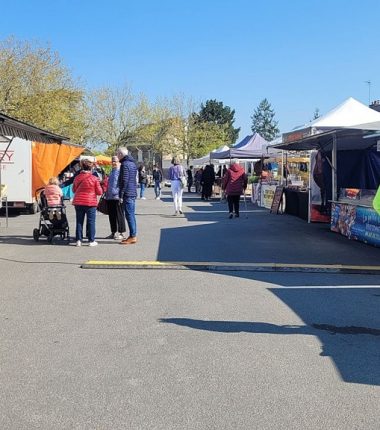 Marché hebdomadaire à Saint-Florent-le-Vieil