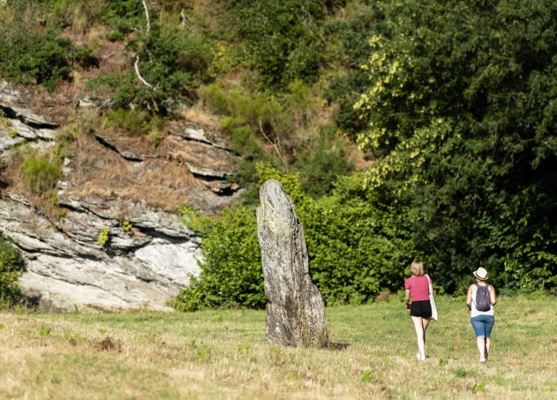 Le Menhir de Bréau – La Pierre qui Tourne