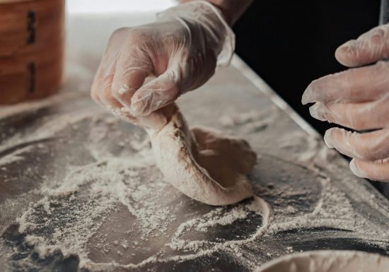 Printemps BIO – La cuisson du pain à l’Angevinière