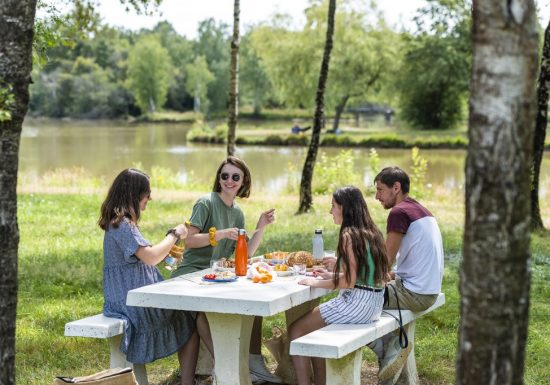 Aire de pique-nique Etang des Bruyères au Fuilet