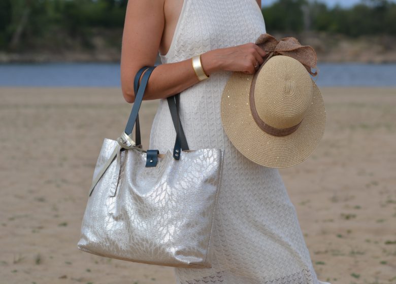 Atelier Maroline : fabrication d&rsquo;un sac ou d&rsquo;une besace en cuir artisanal